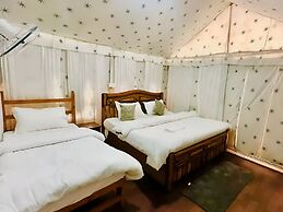 Hollywood Camps and Restaurant Bir