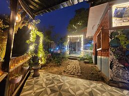 Hollywood Camps and Restaurant Bir