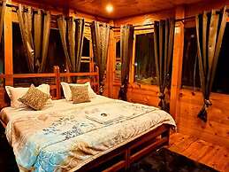 Hollywood Camps and Restaurant Bir