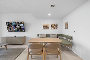 Stunning Miami Views Luxury Condo