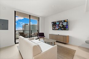 Stunning Miami Views Luxury Condo