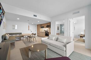 Stunning Miami Views Luxury Condo