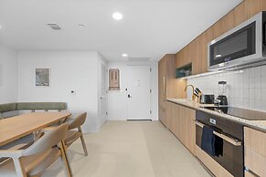 Stunning Miami Views Luxury Condo