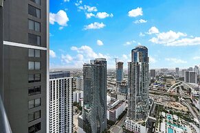 Stunning Miami Views Luxury Condo