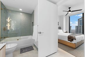 Stunning Miami Views Luxury Condo