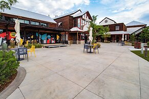Noco Retreat - King Beds, Fireplace, Scenic Trails