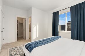 Noco Retreat - King Beds, Fireplace, Scenic Trails