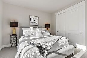 Colorado Modern Retreat w/ King Beds, Pickleball