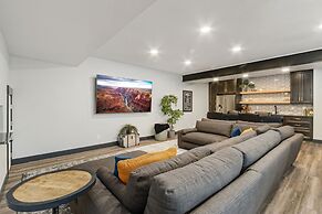 Colorado Modern Retreat w/ King Beds, Pickleball