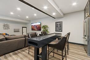 Colorado Modern Retreat w/ King Beds, Pickleball