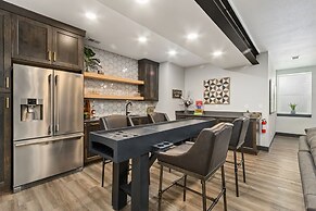 Colorado Modern Retreat w/ King Beds, Pickleball