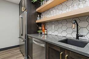 Colorado Modern Retreat w/ King Beds, Pickleball