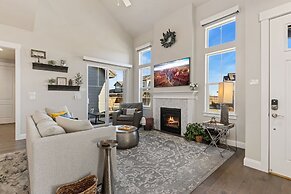 Colorado Modern Retreat w/ King Beds, Pickleball