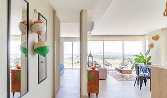 Dominique Cartagena by HostPro