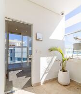 Dominique Cartagena by HostPro