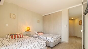 Dominique Cartagena by HostPro