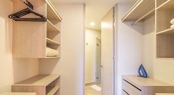 Dominique Cartagena by HostPro