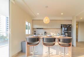 Dominique Cartagena by HostPro