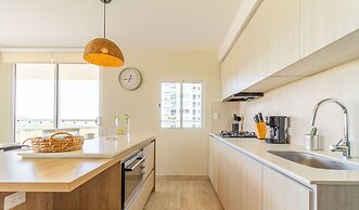 Dominique Cartagena by HostPro