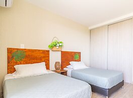 Dominique Cartagena by HostPro