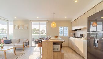 Dominique Cartagena by HostPro