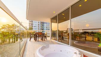 Dominique Cartagena by HostPro