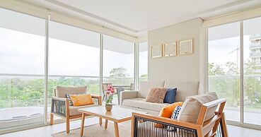 Dominique Cartagena by HostPro