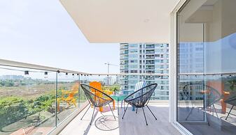 Dominique Cartagena by HostPro