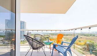 Dominique Cartagena by HostPro