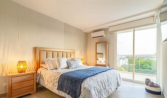 Dominique Cartagena by HostPro