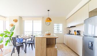 Dominique Cartagena by HostPro