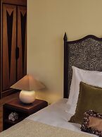 Sir Prague, part of Sircle Collection