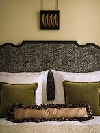 Sir Prague, part of Sircle Collection