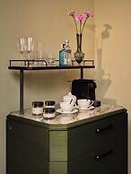 Sir Prague, part of Sircle Collection