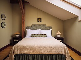 Sir Prague, part of Sircle Collection