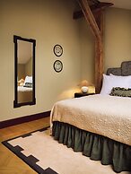 Sir Prague, part of Sircle Collection