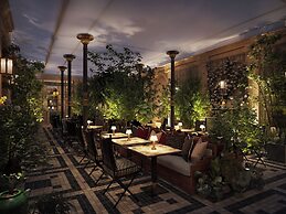 Sir Prague, part of Sircle Collection