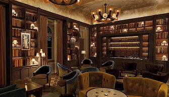 Sir Prague, part of Sircle Collection