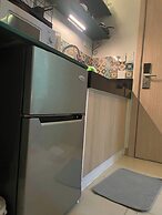 Poolside Apartment - Sleeps 4, Ac & Hot Shower