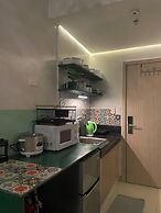 Poolside Apartment - Sleeps 4, Ac & Hot Shower