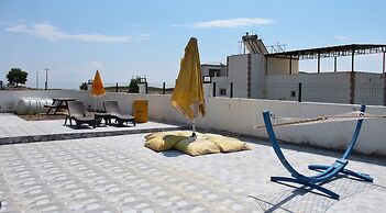 Mavi Restaurant & Apartments 3