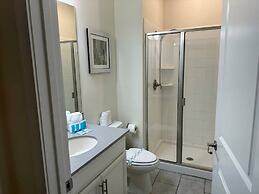 Gorgeous 4 BR With Pool and Lake View