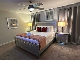 Gorgeous 4 BR With Pool and Lake View