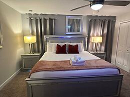 Gorgeous 4 BR With Pool and Lake View