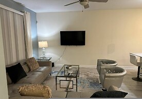 Gorgeous 4 BR With Pool and Lake View