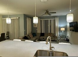 Gorgeous 4 BR With Pool and Lake View