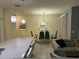 Gorgeous 4 BR With Pool and Lake View