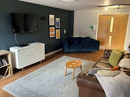 Student Only Corner House