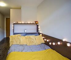 Student Only Corner House