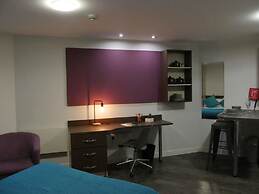 Student Only Corner House